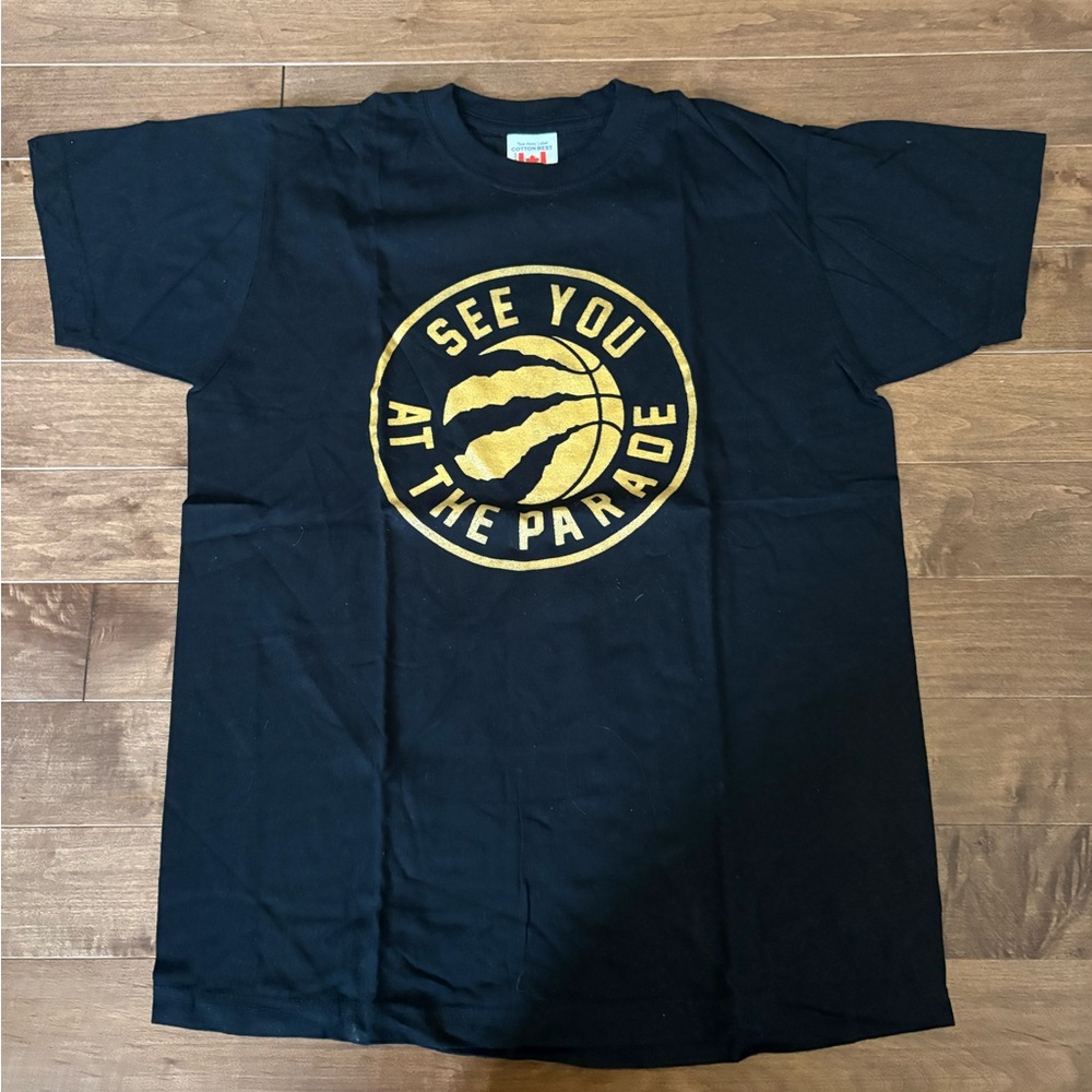 RAPTORS GRAPHIC TEE
